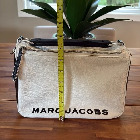 Large Marc Jacobs Black and White Lunchbox Purse - Picture 13 of 15